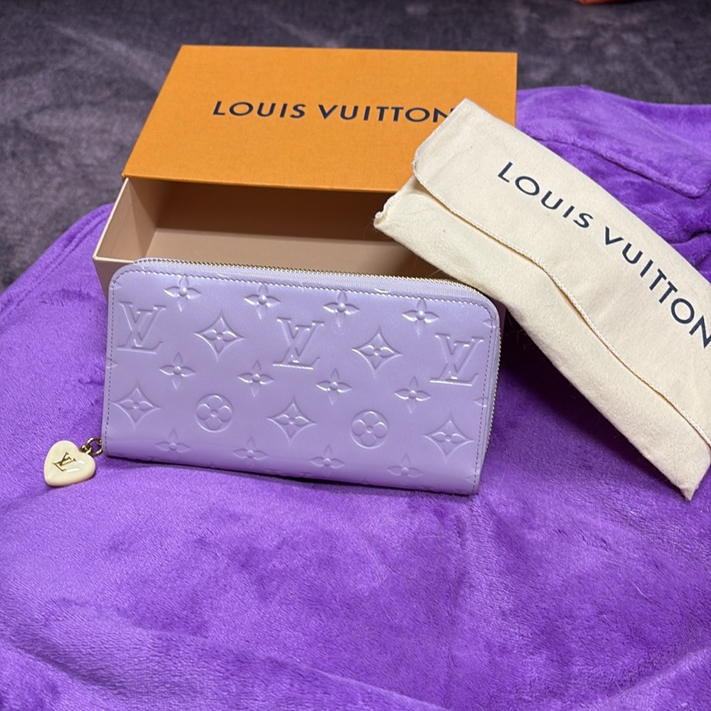 Louis Vuitton Remix collection zippy wallet